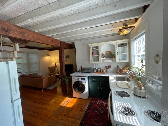132 Faircloth St in Raleigh, NC - Building Photo - Building Photo