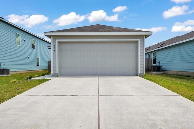 125 Hal Norton Wy in Jarrell, TX - Building Photo - Building Photo