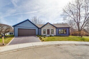 19 Marina Dr in Des Plaines, IL - Building Photo