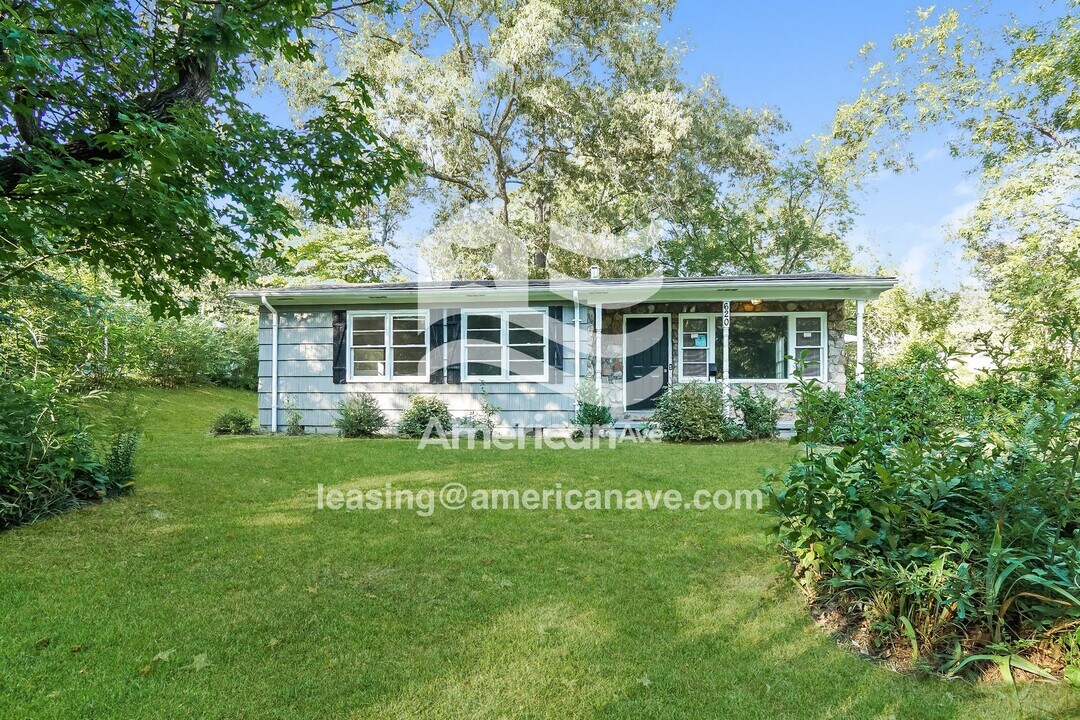 620 Glen Crest Dr in Fairfield, AL - Foto de edificio