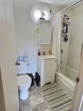 1027 Commonwealth Ave in Boston, MA - Building Photo - Building Photo