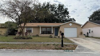 7846 Royal Hart Dr in New Port Richey, FL - Building Photo