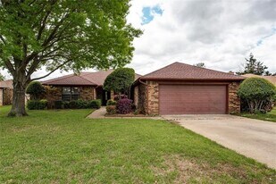 8966 Hialeah Cir S in North Richland Hills, TX - Building Photo