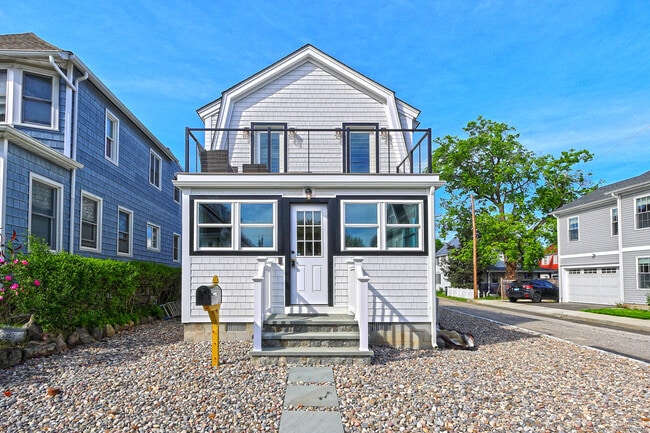 property at 33 Fairwood Ave