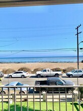 6736 Del Playa Dr in Isla Vista, CA - Building Photo - Building Photo