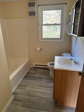 114 North St, Unit 114 North Street in Belchertown, MA - Building Photo - Building Photo