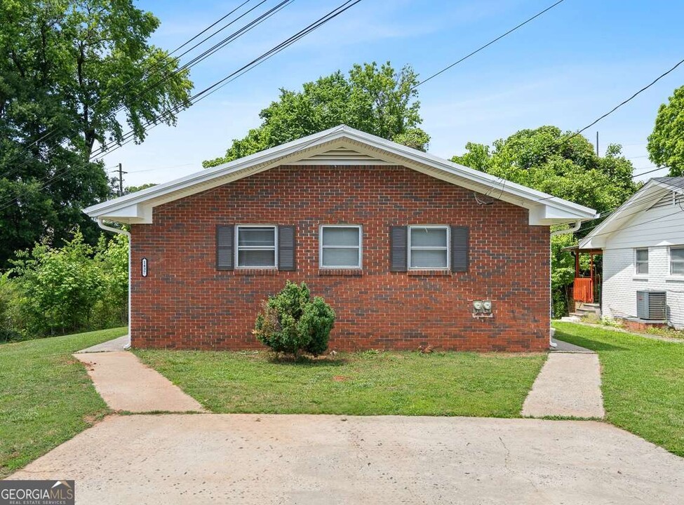 1437 Vesta Ave in Atlanta, GA - Building Photo