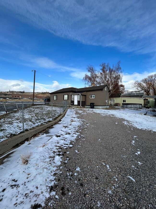 property at 1121 E 3rd St