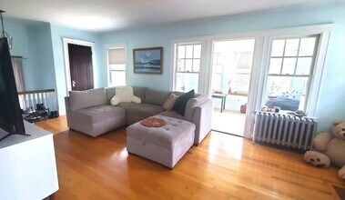 126 Russell St in Quincy, MA - Building Photo - Building Photo