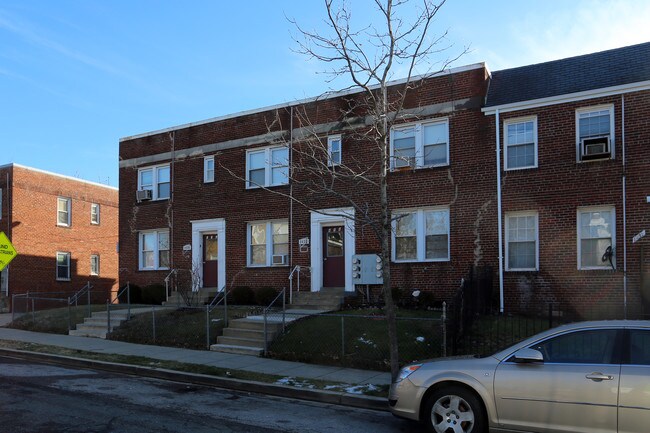 1435 Holbrook St NE in Washington, DC - Foto de edificio - Building Photo