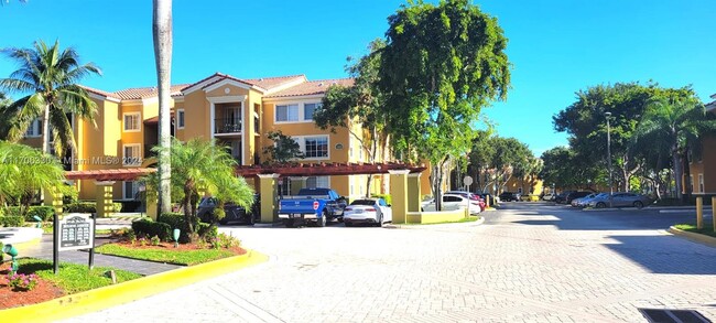 2360 E Preserve Way in Miramar, FL - Foto de edificio - Building Photo