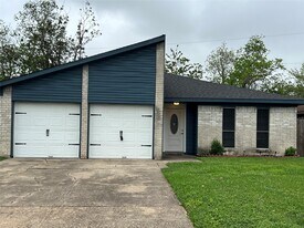 1822 Eagle Dr in League City, TX - Building Photo