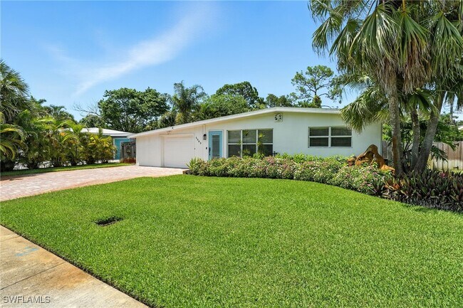 1063 22nd Ave N in Naples, FL - Building Photo - Building Photo