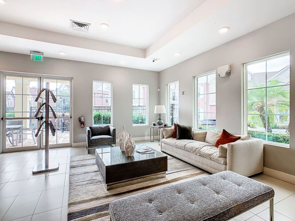 7516 Sunflower Dr in Kissimmee, FL - Foto de edificio