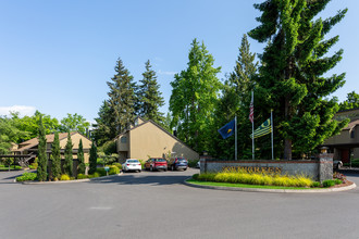 Northgreen Apartments in Eugene, OR - Building Photo - Building Photo