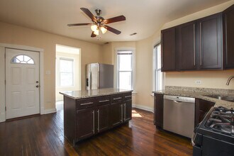 2707 N Ridgeway Ave, Unit 2 in Chicago, IL - Building Photo - Building Photo