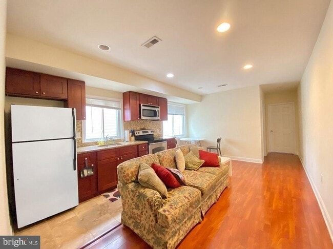 property at 1417 N 17th St