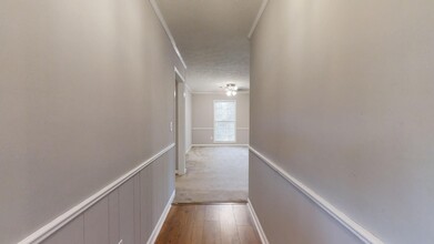 Spacious Home Conveniently Located close t in Auburn, AL - Building Photo - Building Photo