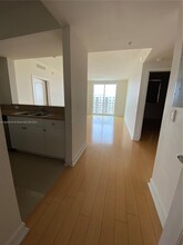 117 NW 42nd Ave, Unit 1704 in Miami, FL - Building Photo - Building Photo