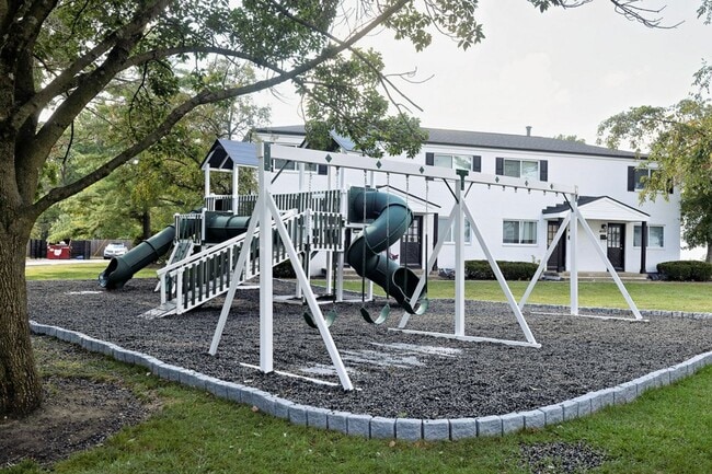 Townhomes at Andrus in Columbus, OH - Building Photo - Building Photo