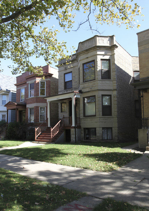 4237-4241 N Damen St in Chicago, IL - Foto de edificio