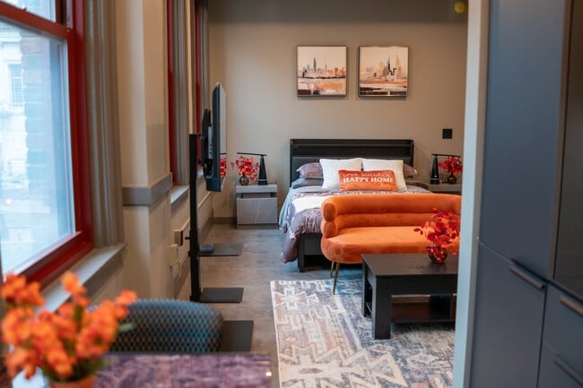 HQ in Hartford, CT - Foto de edificio - Building Photo