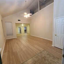 16786 N Blue Jay Dr in Conroe, TX - Building Photo - Building Photo