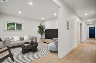 3028 Colby St in Berkeley, CA - Foto de edificio - Building Photo