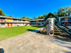 Sundance Apartments in San Marcos, TX - Building Photo