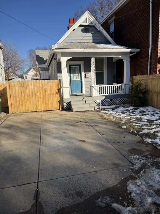 2010 Greenup St in Covington, KY - Building Photo