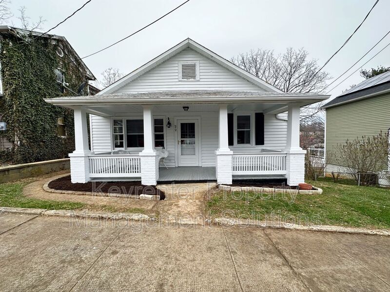 22 Lake Ave in Staunton, VA - Building Photo