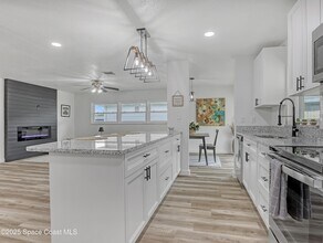 872 Sadnet Cir NE in Palm Bay, FL - Building Photo - Building Photo
