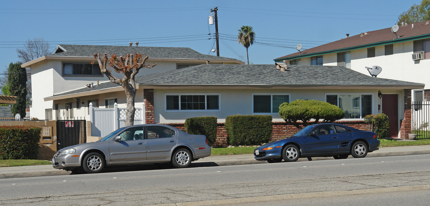 2983 N Garey Ave in Pomona, CA - Building Photo