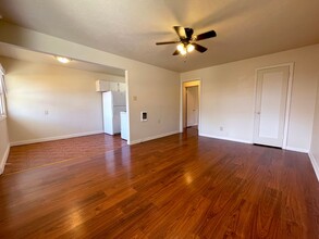 6939 NE Grand Ave in Portland, OR - Foto de edificio - Building Photo