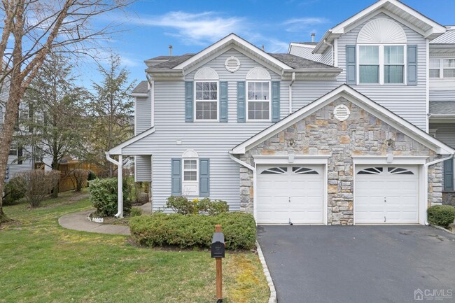 property at 7 Rondell Ln