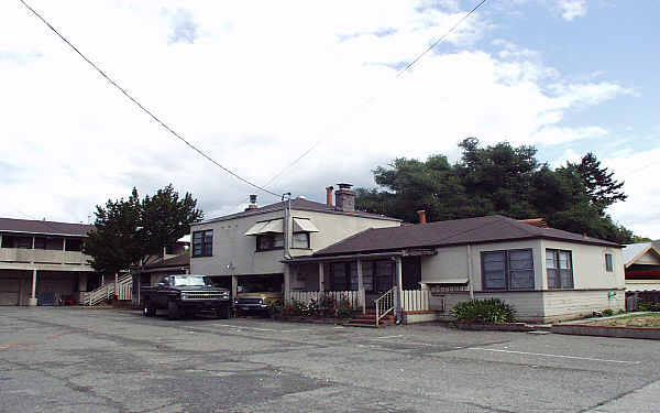 Lincoln Apartments in Santa Rosa, CA - Building Photo - Building Photo