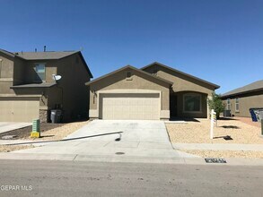 14649 Friesian Trail in El Paso, TX - Building Photo - Building Photo