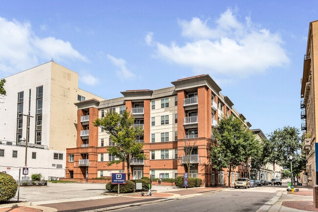 Metro On Granby Apartments in Norfolk, VA - Building Photo - Building Photo