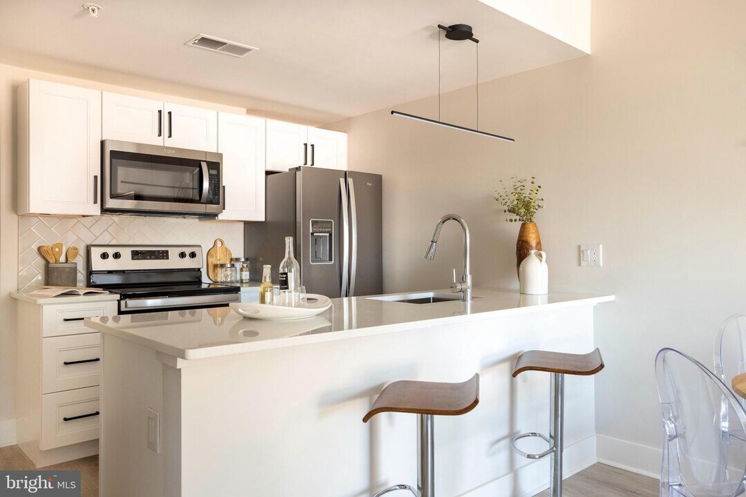 1805 N Howard St-Unit -302 in Philadelphia, PA - Building Photo