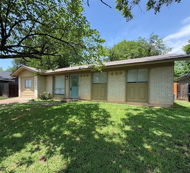 106 E Longspur Blvd in Austin, TX - Building Photo - Building Photo