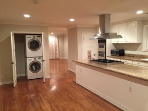 2226 Patricia Ave in Los Angeles, CA - Building Photo - Building Photo