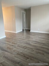 107 Shawomet Ave in Somerset, MA - Building Photo - Building Photo