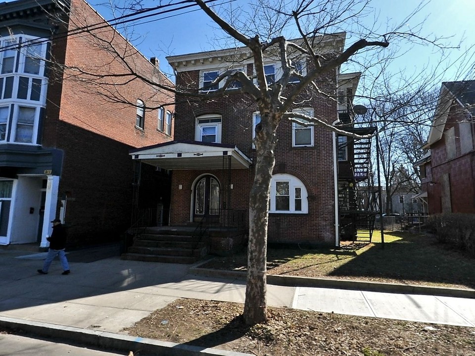 322 Edgewood Ave in New Haven, CT - Building Photo