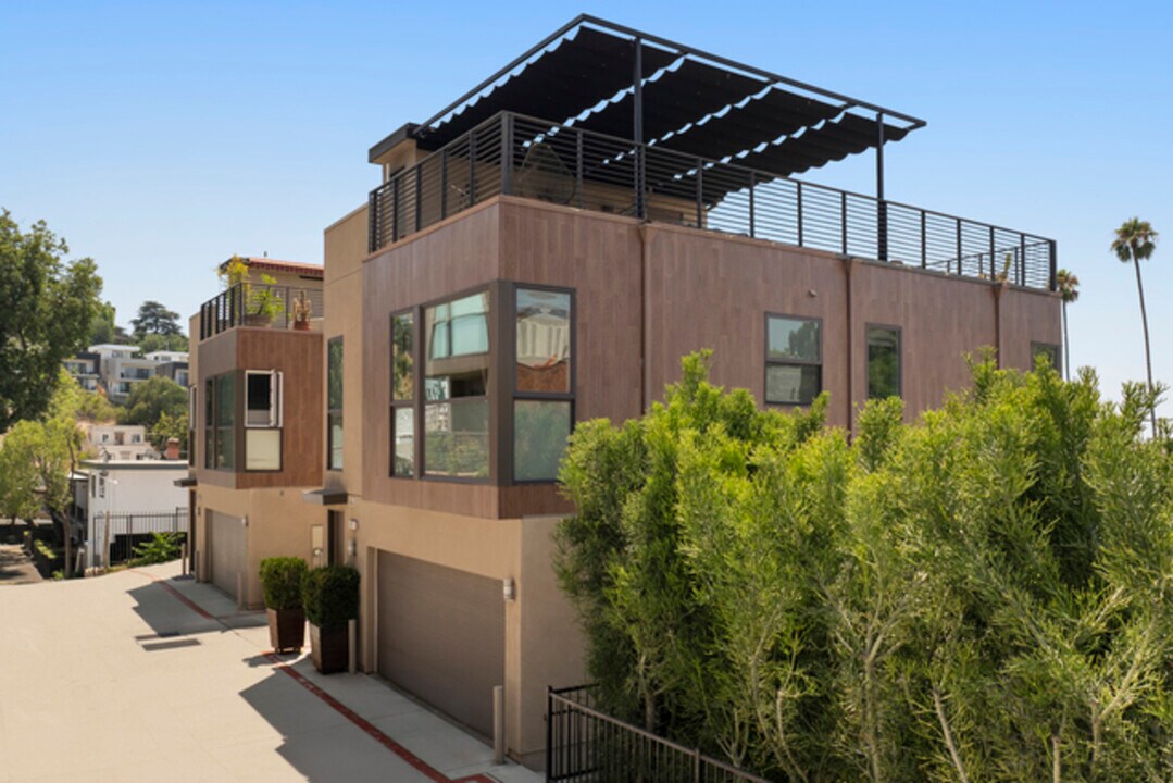 1639 N Bancroft St in Los Angeles, CA - Building Photo