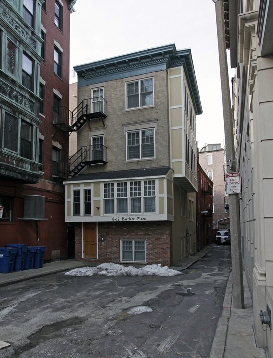8-12 Bartlett Pl in Boston, MA - Foto de edificio