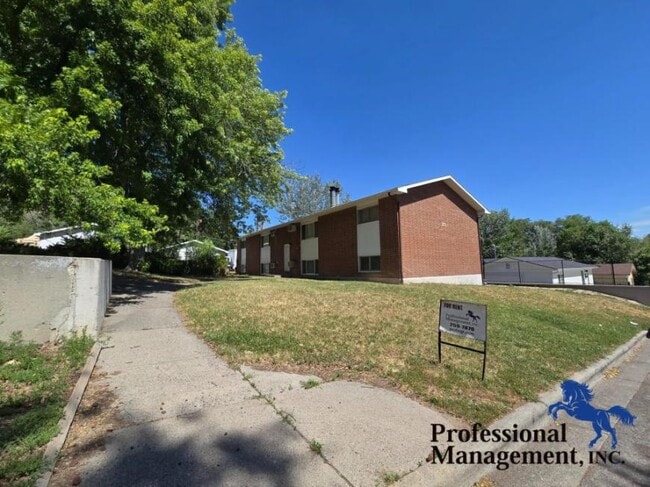 property at 809 N 16th St