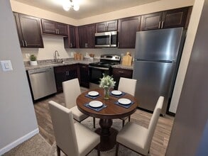 Tanglewood Apartments in Woodhaven, MI - Building Photo - Building Photo