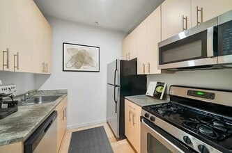 90 Rector St, Unit 3Q in New York, NY - Foto de edificio - Building Photo