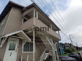 213 Madison Ave in Anderson, IN - Building Photo