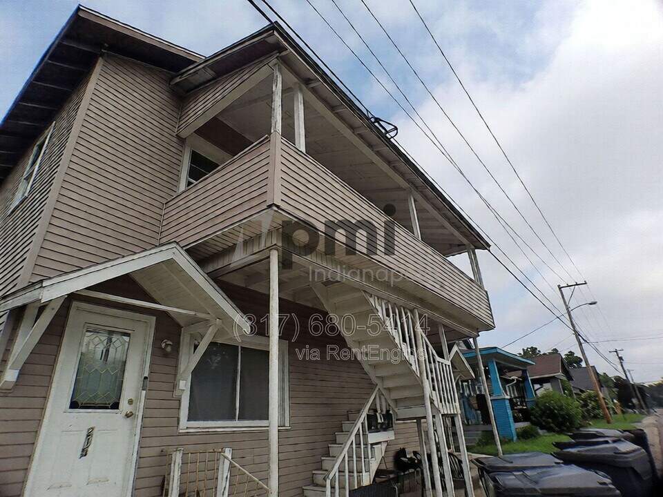 213 Madison Ave in Anderson, IN - Building Photo